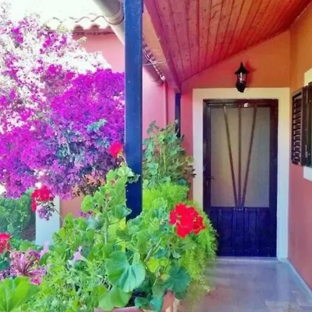 Holiday home Rose Garden 2 *